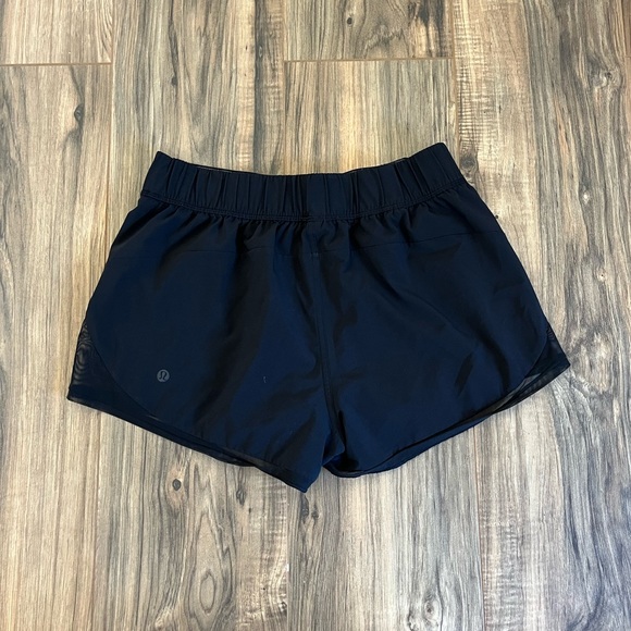 Reversible Lululemon workout shorts - Picture 2 of 5